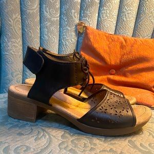 Leather Dansko heeled sandal